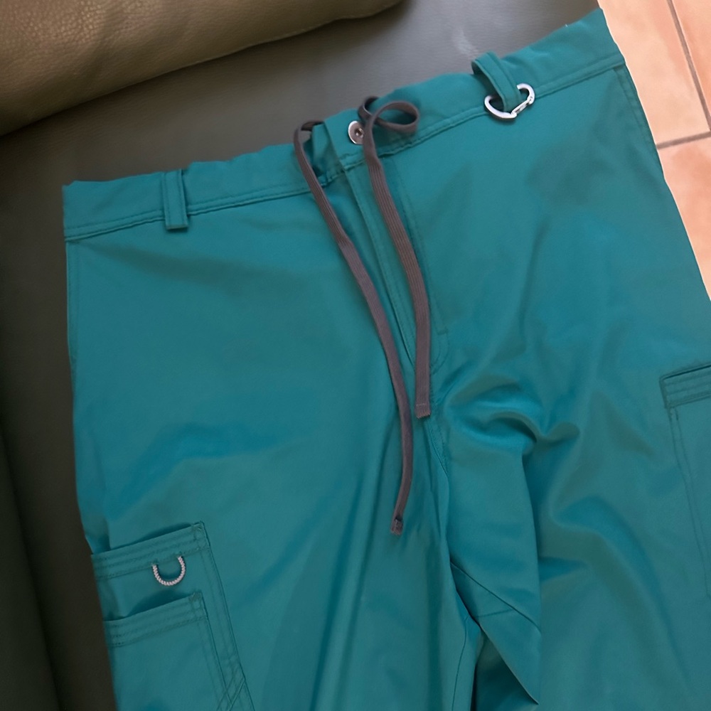 Infinity scrub pant green